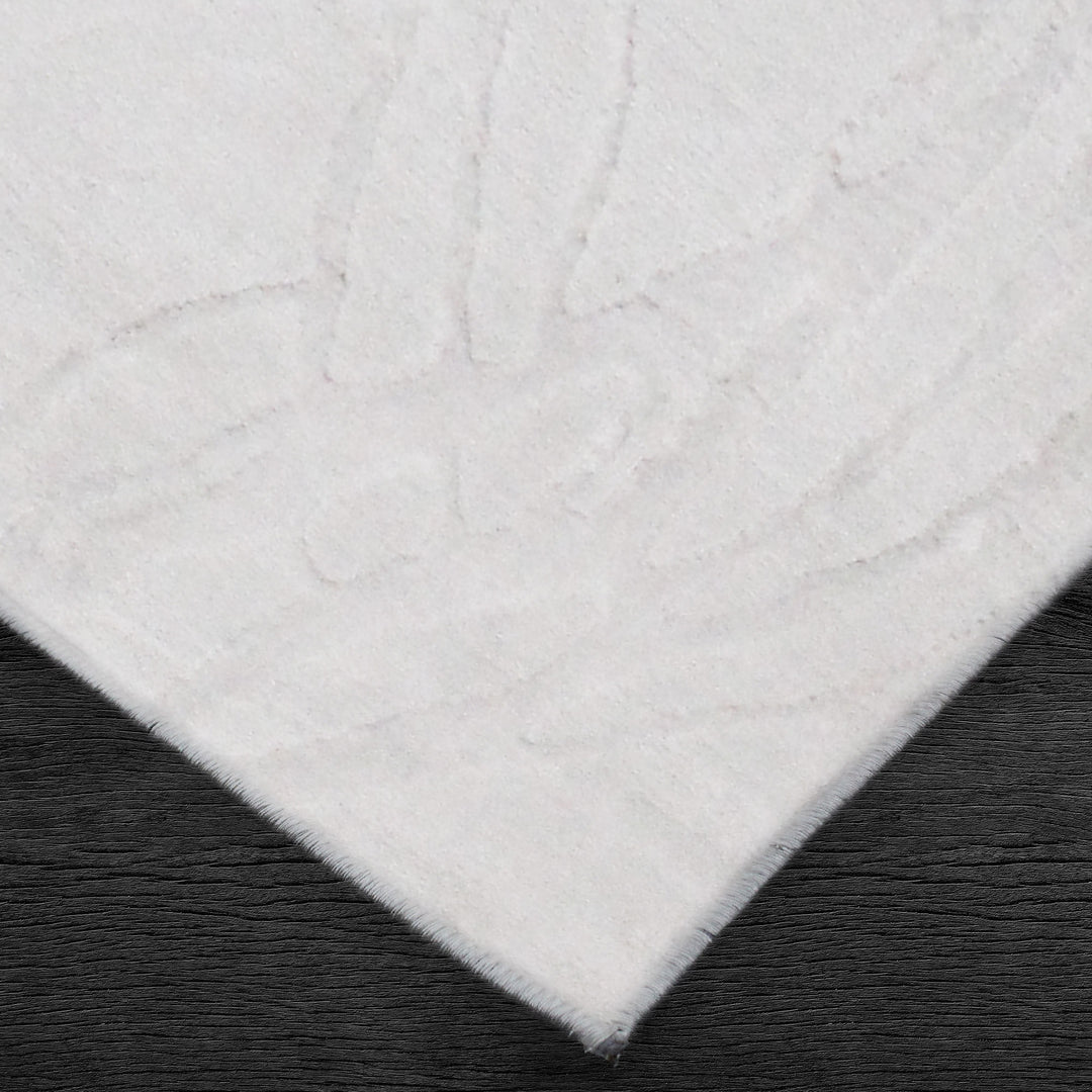 Renwil RMIC-10203-34 Mica Indoor Rug - Off-white
